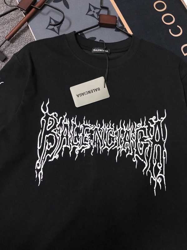 ブランドTシャツ側面デザイン